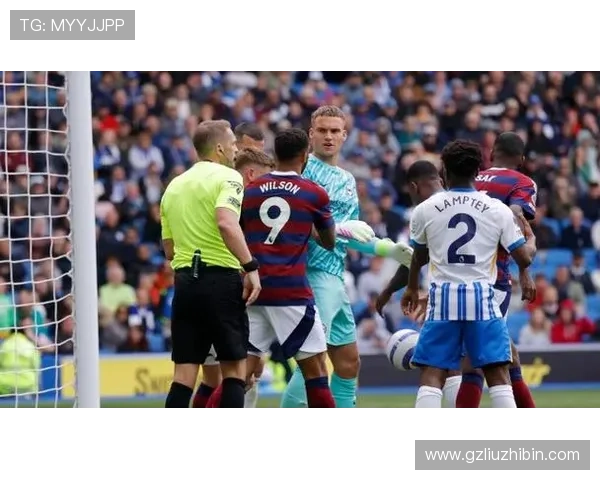 南安普顿俱乐部新赛季备战全面启动,球员阵容调整引发球迷热议 南安普顿俱乐部新赛季备战全面启动,球员阵容调整引发球迷热议