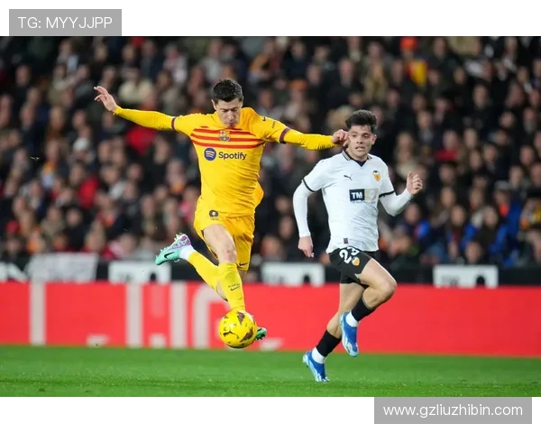 瓦伦西亚足球俱乐部历程与辉煌成就分析 瓦伦西亚足球俱乐部历程与辉煌成就分析