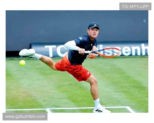 中国小将横扫强敌勇夺巡回赛冠军展现网球新生代无畏风采 中国小将横扫强敌勇夺巡回赛冠军展现网球新生代无畏风采