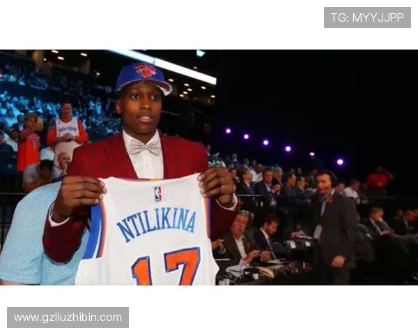 尼克斯队重建新篇章 揭示年轻球员成长与未来方向 尼克斯队重建新篇章 揭示年轻球员成长与未来方向