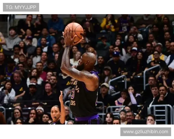 詹姆斯复出首战表现惊艳 湖人轻取对手迎来四连胜 詹姆斯复出首战表现惊艳 湖人轻取对手迎来四连胜