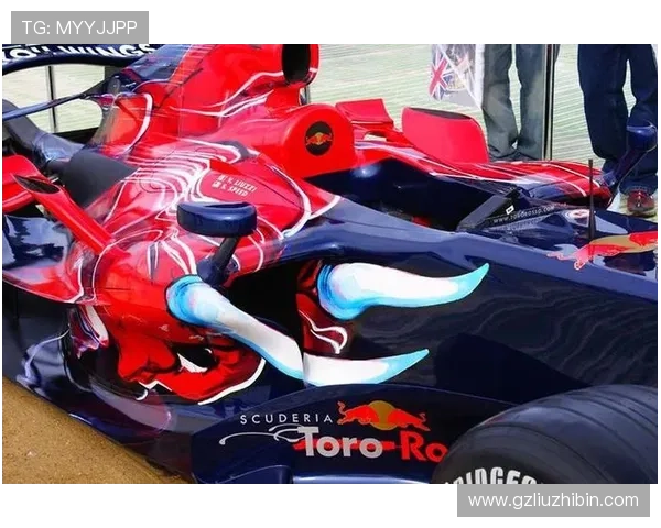 F1赛季激烈角逐全球车迷热议 本赛季争冠形势愈加扑朔迷离