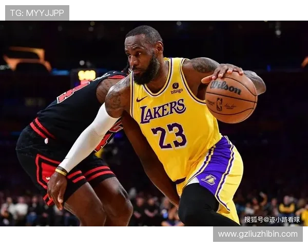 詹姆斯再度刷新历史纪录带领湖人击败勇士,季后赛前景引人关注 詹姆斯再度刷新历史纪录带领湖人击败勇士,季后赛前景引人关注